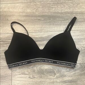 Victoria's Secret Black T-shirt Bra 38C